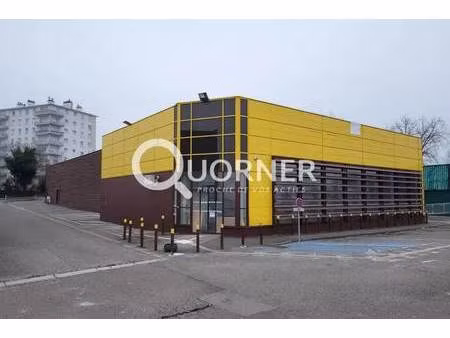 location commerce 1 480 m²
