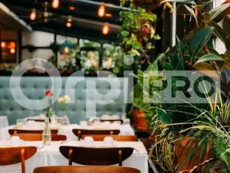 location commerce 58 m²