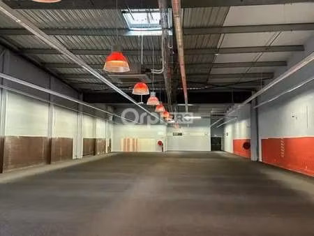 location commerce 720 m²
