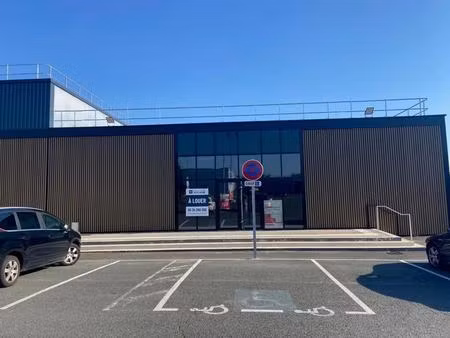 location commerce 572 m²