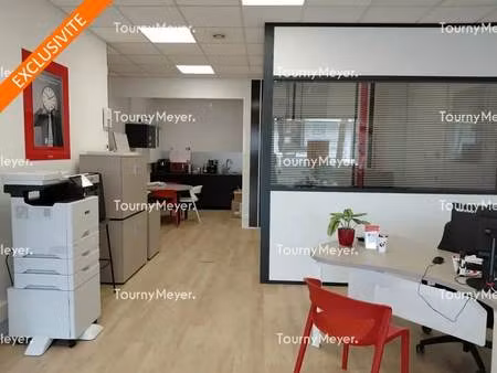 location commerce 103 m²