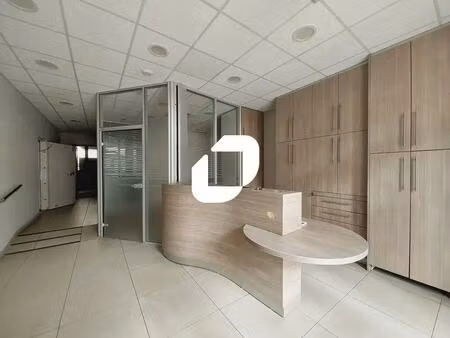 location commerce lunel 34400 100m²