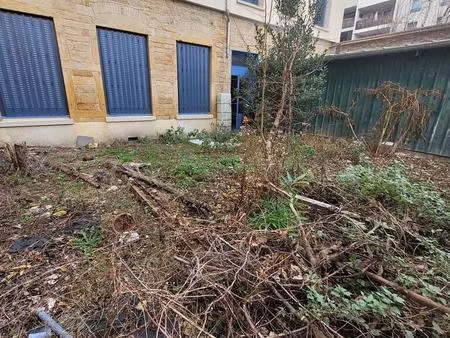 location commerce lyon 69004 250m²