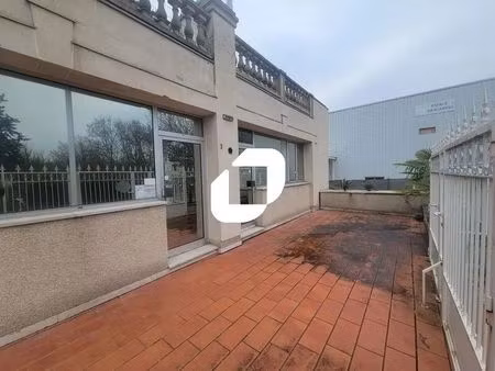 location commerce 214 m²