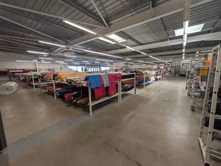 location commerce normanville 27930 450m² à 1078m²