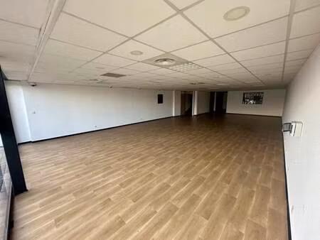 location bureaux 300 m² à 800 m²
