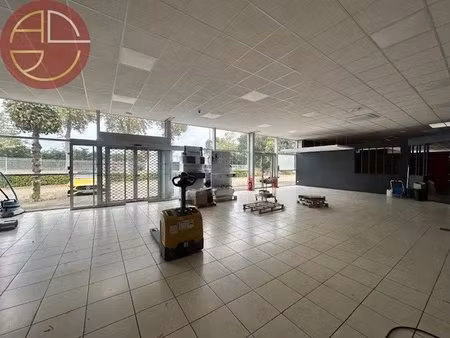location commerce 457 m²
