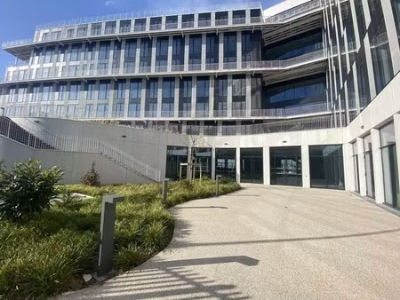 location bureaux 300 m² à 10 377 m²