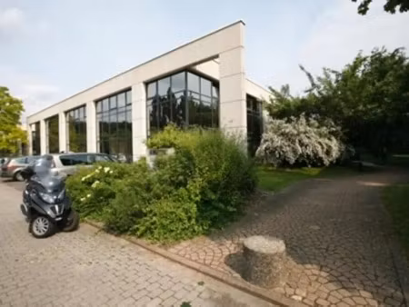 location bureaux 160 m² à 469 m²