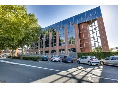 location bureaux 300 m² à 3 060 m²