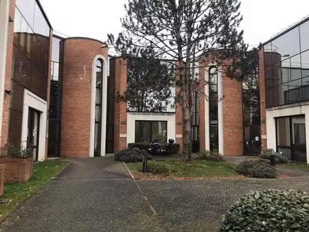 location bureaux 199 m² à 704 m²