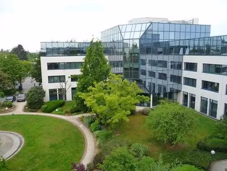 location bureaux 99 m² à 1 739 m²