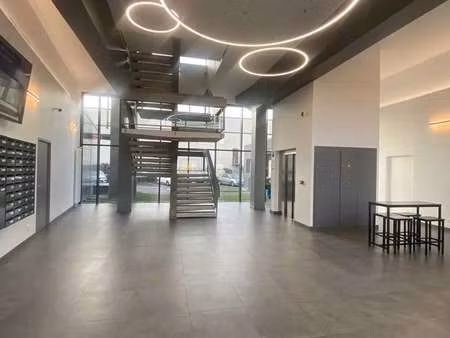 location bureaux 25 m² à 163 m²