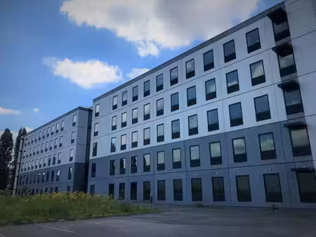 location bureaux 674m² à 1351m²
