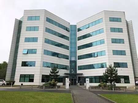 location bureaux 334 m² à 2 158 m²