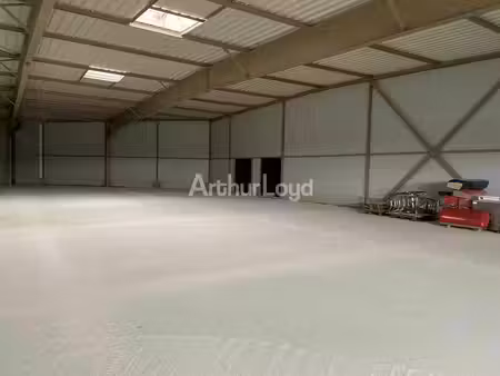 location commerce champigny 51370 998m²