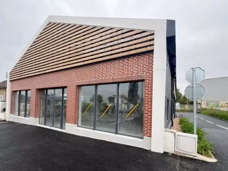 location commerce allonne 60000 384m²