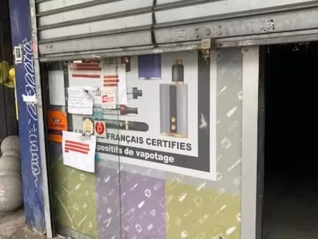 location commerce 70 m²