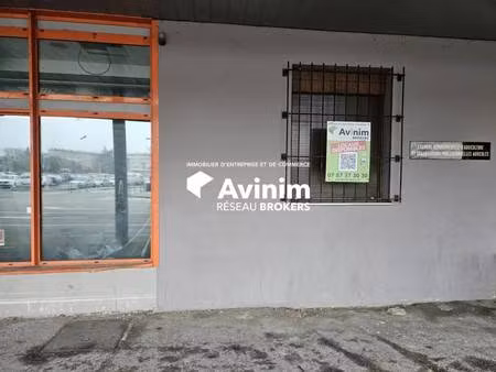 location commerce 91 m²