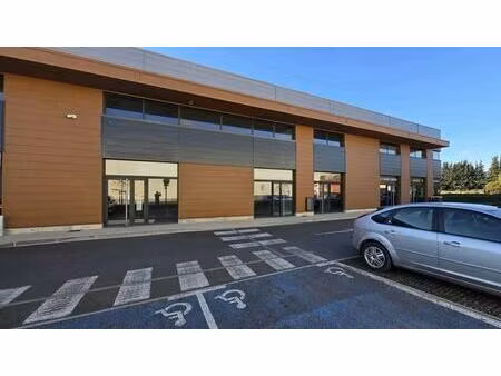 location commerce 215 m²