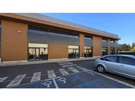 location commerce brignoles 83170 215m²