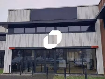 location commerce 271 m²