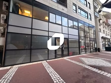location commerce enghien les bains 95880 212m²