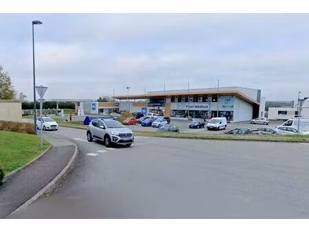 location commerce fouesnant 29170 760m²