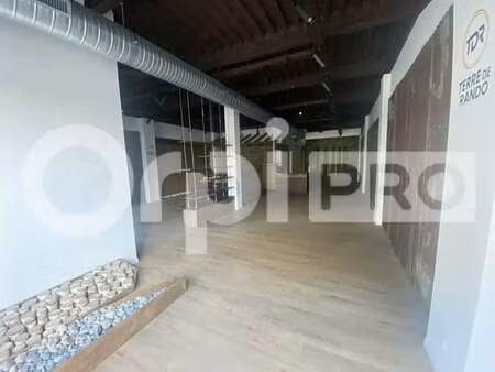 location commerce genay 69730 115m²