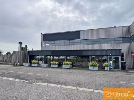 location commerce 334 m²