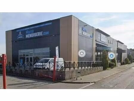 location commerce 264 m²