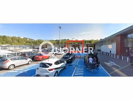 location commerce 600 m²
