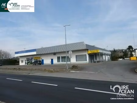 location commerce 980 m²