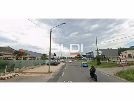 location commerce saint genis laval 69230 750m²