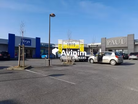 location commerce 441 m²