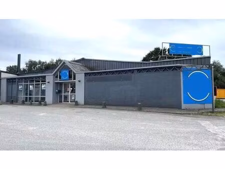 location commerce saint-thuriau 56300 848m²