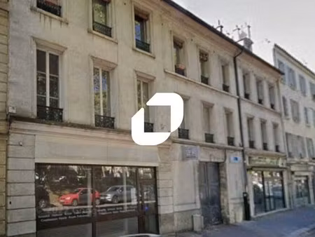 location commerce versailles 78000 385m²