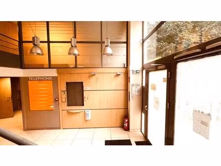 location commerce 125 m²