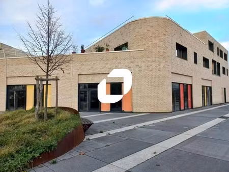 location commerce 365 m² à 800 m²