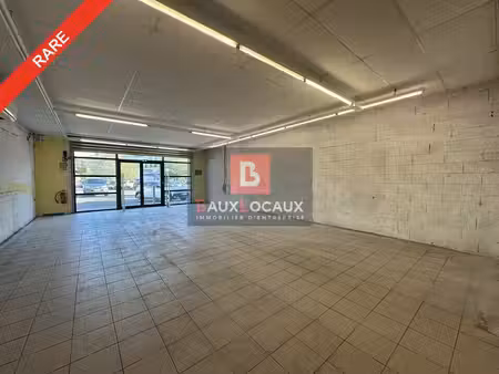 location commerce apt 84400 130m² à 254m²