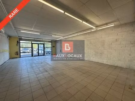 location commerce apt 84400 254m²