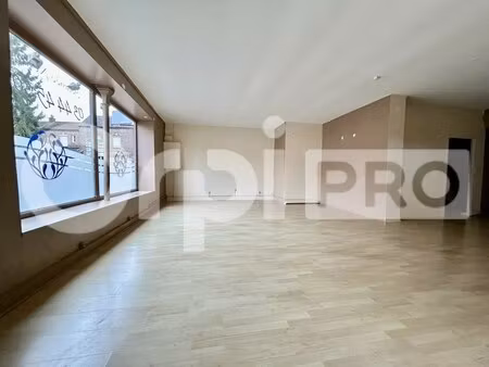 location commerce beauvais 60000 140m²