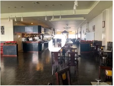 location commerce brie comte robert 77170 550m²
