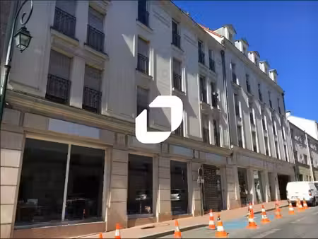 location commerce clamart 92140 308m²