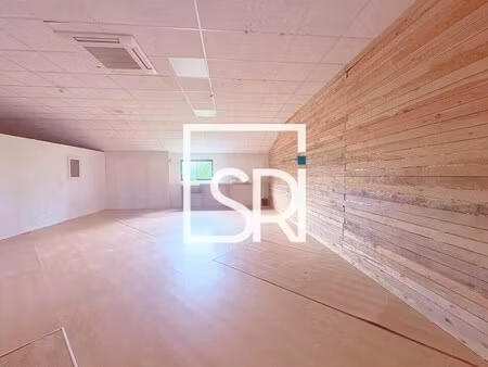 location commerce 230 m²