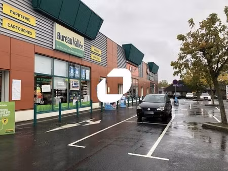 location commerce l isle adam 95290 353m²