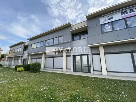 location commerce 275 m²