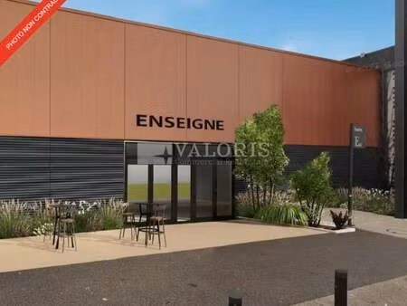location commerce 232 m²