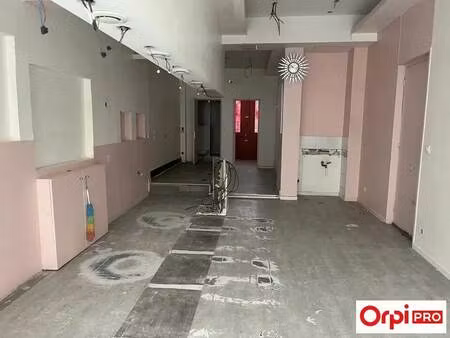 location commerce 45 m²