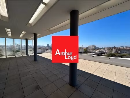 location bureaux 81 m² à 11 170 m²